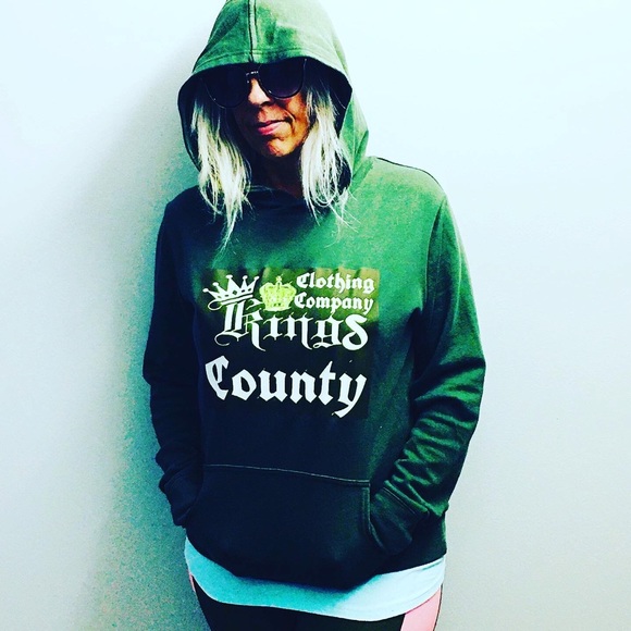 🌹 Meet your Posher, Lisa Marie - Picture 4 of 16